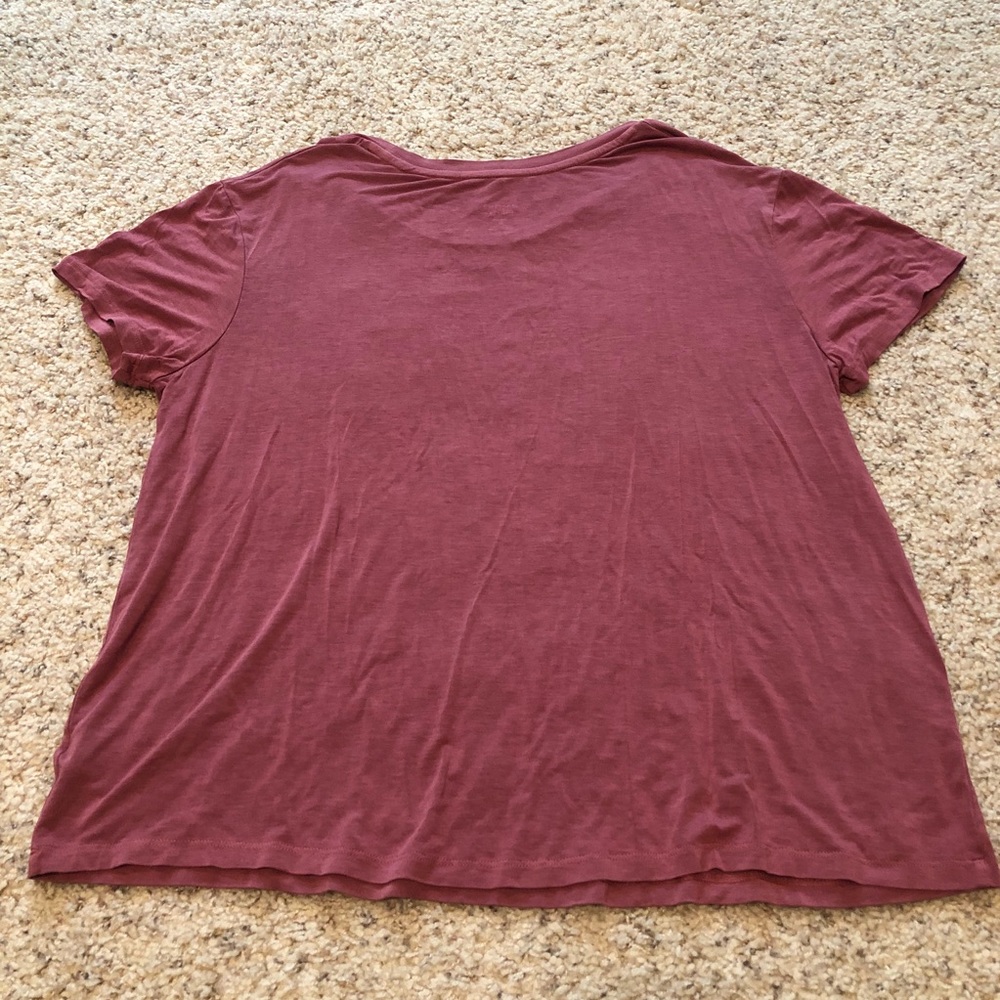 Maroon T-shirt - Picture 5 of 5